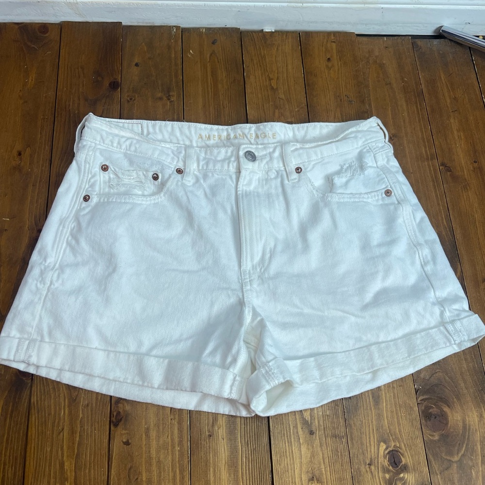 American Eagle Outfitters size 10 white Tomgirl short